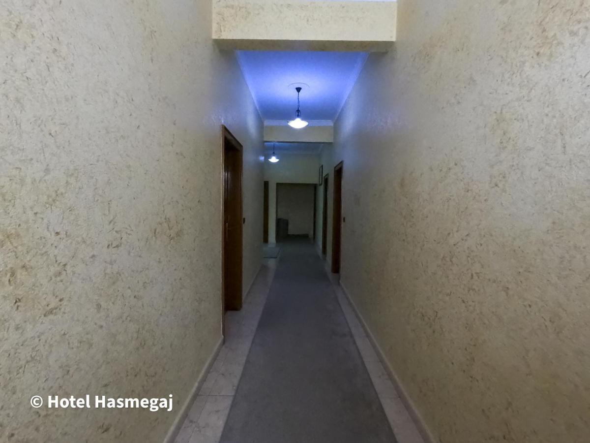 Hotel Hasmegaj Mahall' e Kryethuit エクステリア 写真