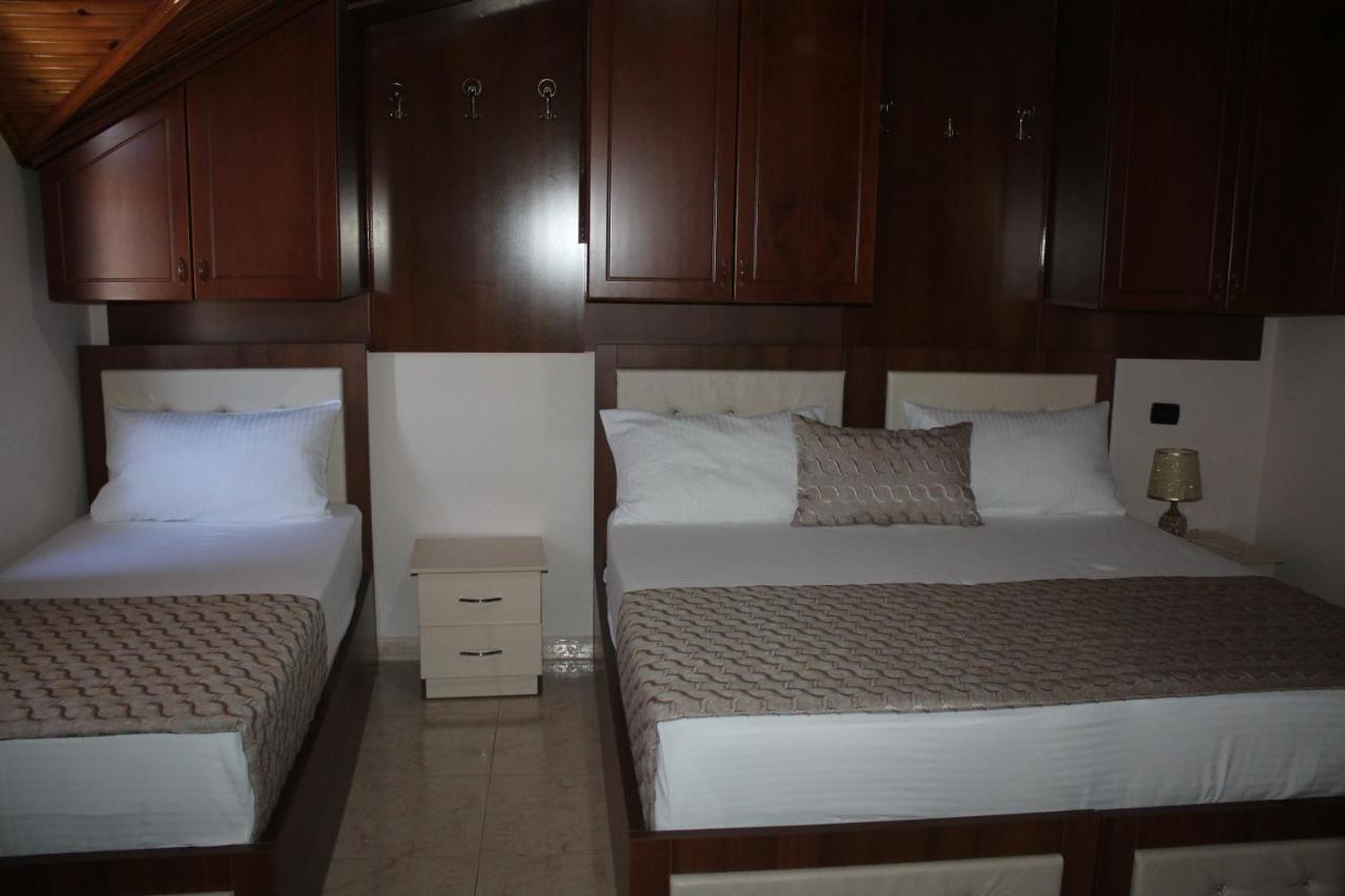 Hotel Hasmegaj Mahall' e Kryethuit エクステリア 写真